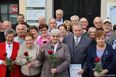 Slavnostna podelitev priznanj in cvetja platinastim, diamantnim, bisernim in zlatim parom (37)